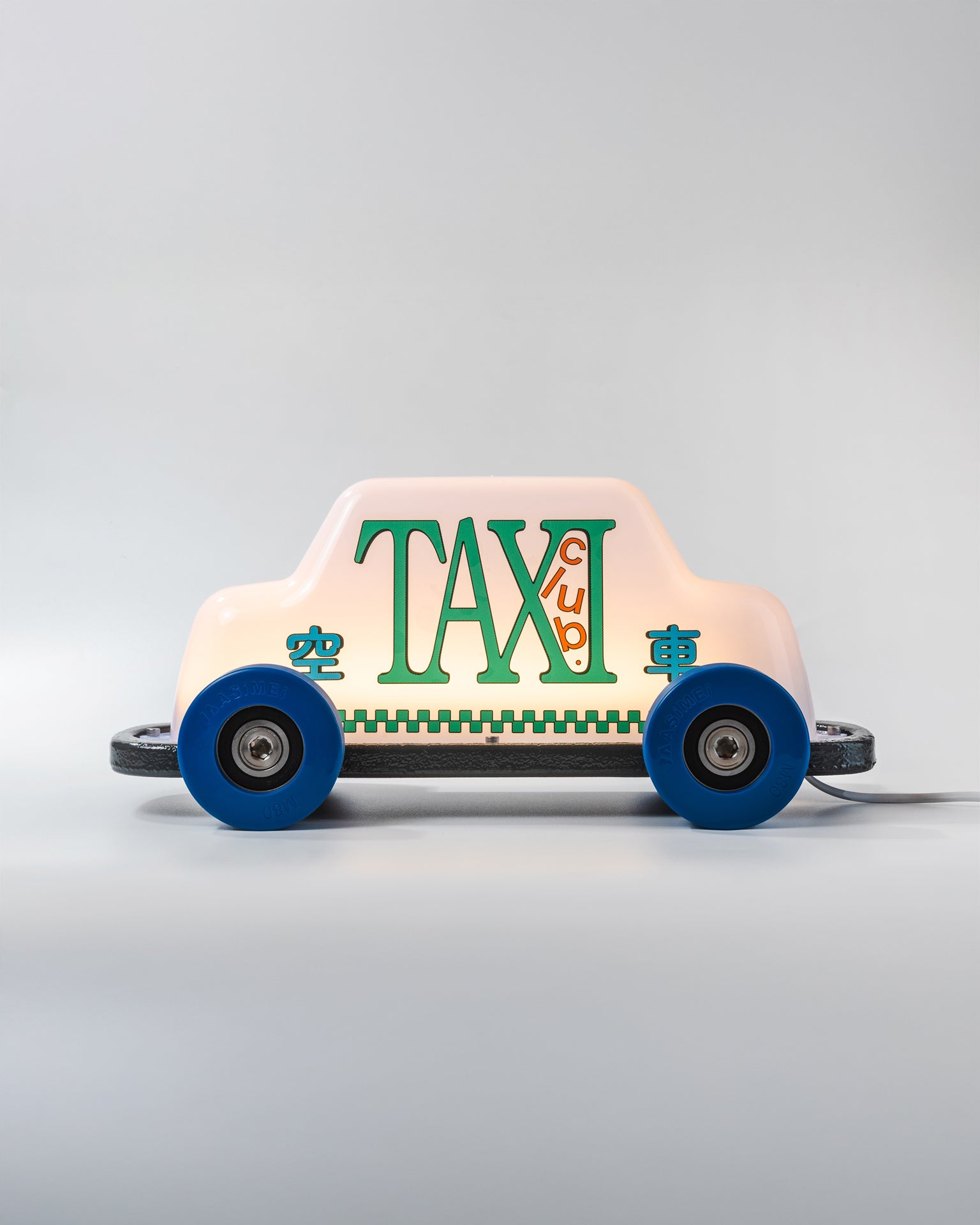 Mo_&_A Taxi Lamp